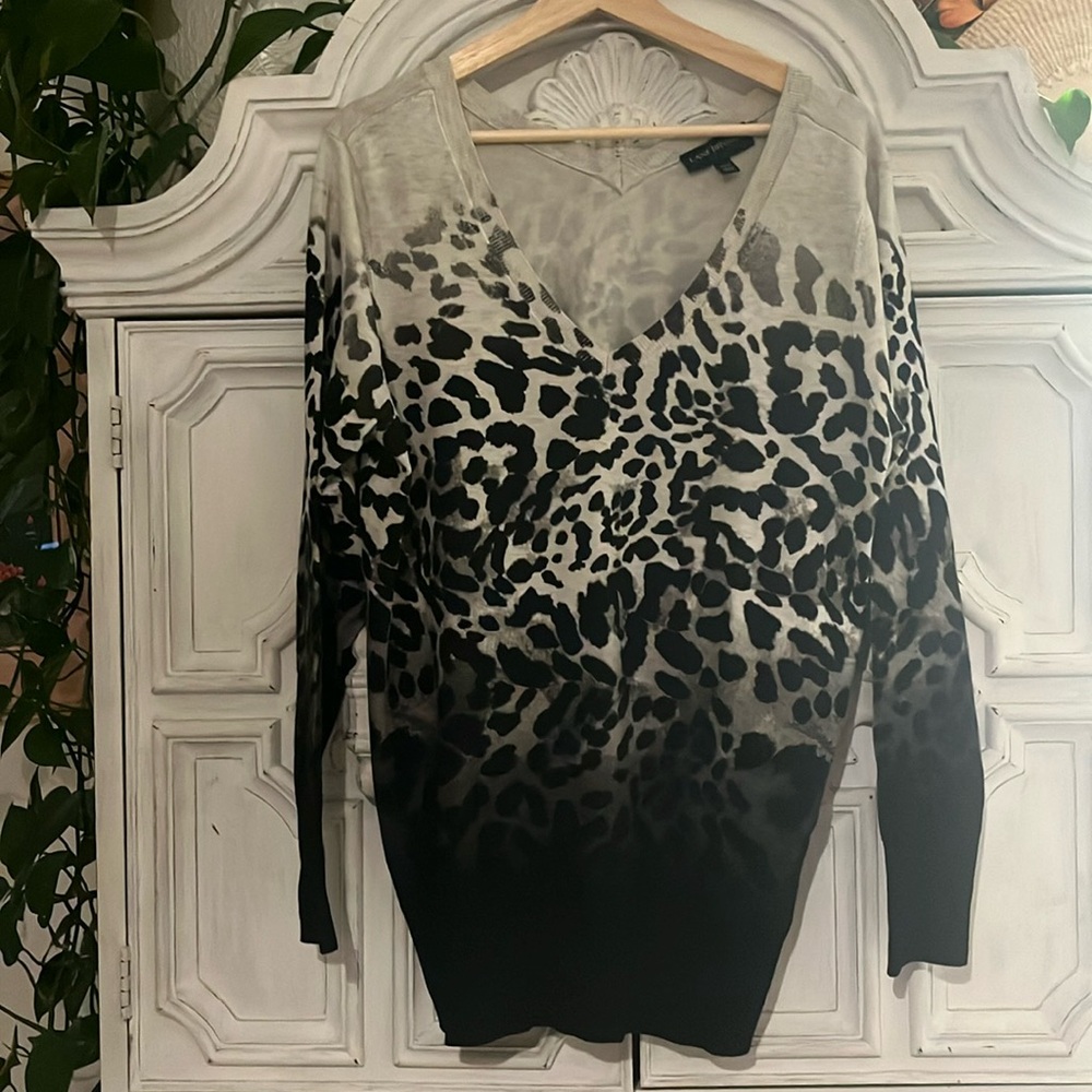 Lane Bryant Black and Grey Ombré Leopard V Neck Pullover Sweater Size 18/20 EUC